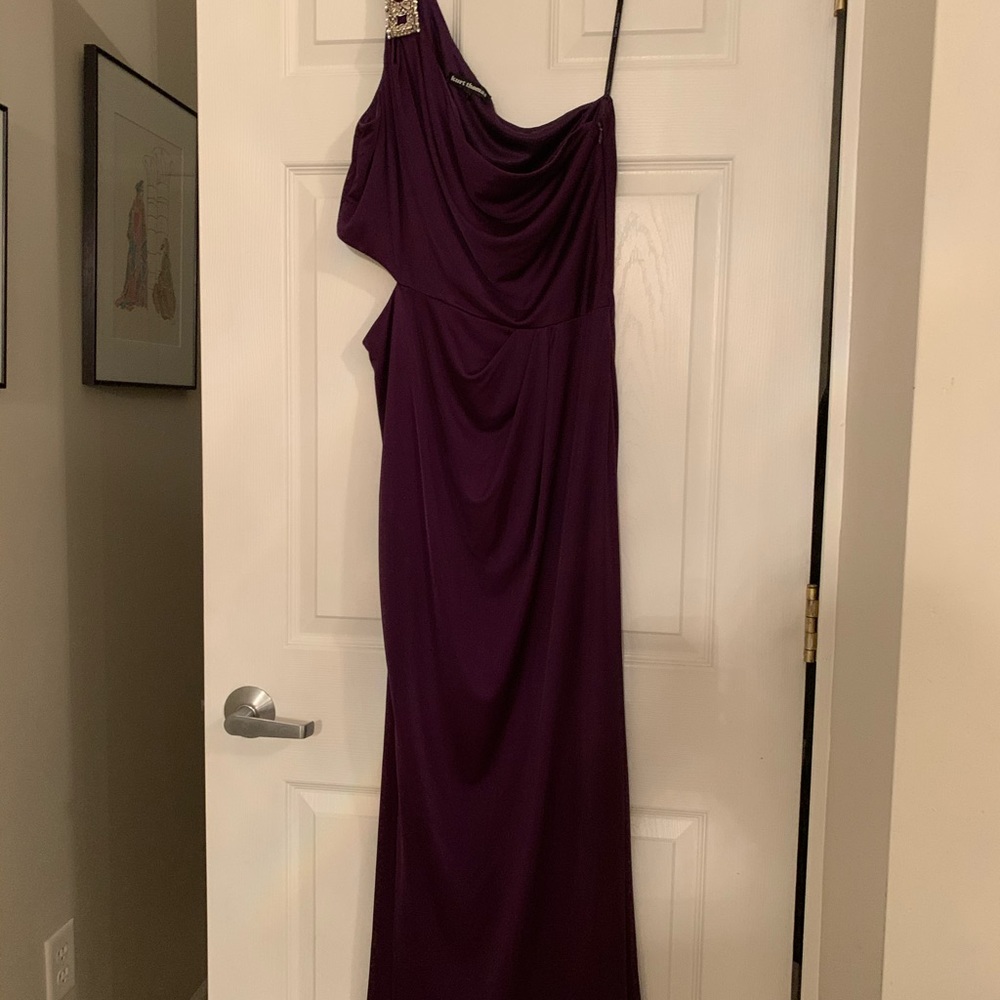 Kurt Thomas  dress